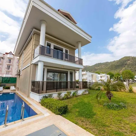 فيلة Gunes Icmeler Shared Pool