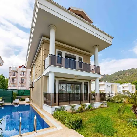 Gunes Icmeler Shared Pool فيلة مرمريس