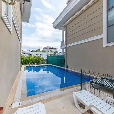 فيلة Gunes Icmeler Shared Pool