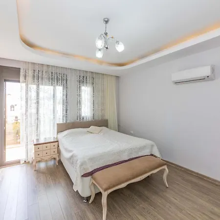 فيلة Gunes Icmeler Shared Pool مرمريس